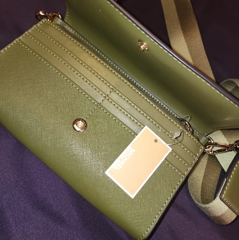 NWT Michael Kors Crossbody - Picture 4 of 6